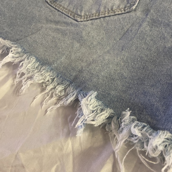 Shein cut off denim shorts (XL) - Picture 4 of 4